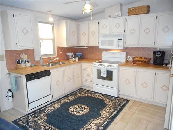 4th image of 1806 E Schwartz Blvd