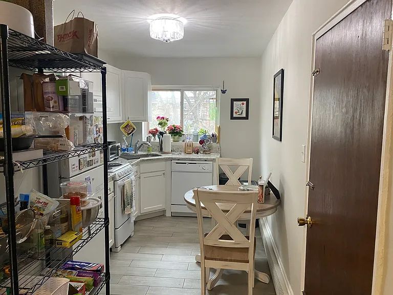 63 Selkirk Rd #8 — Photo 10