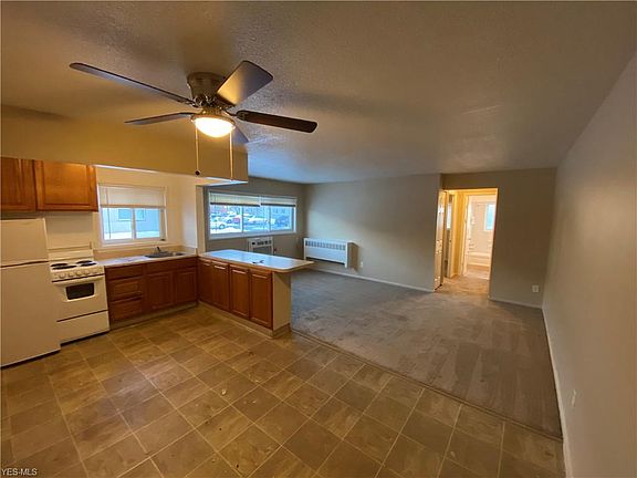 3rd image of 13120 Puritas Ave APT 1