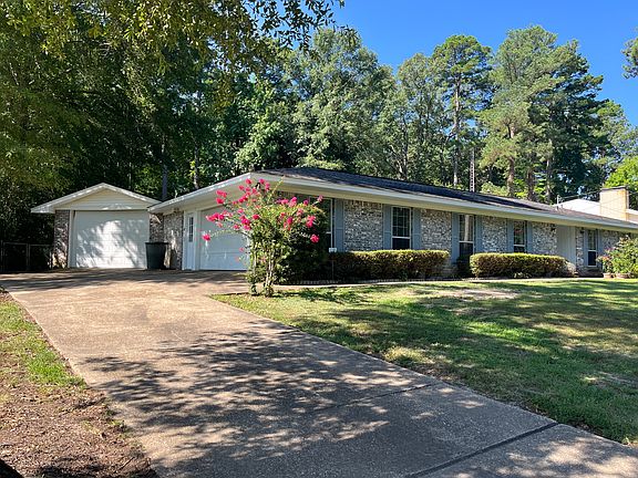 2nd image of 2907 Lafourche Ave