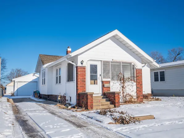 708 Woodbury St, Marshalltown, IA 50158