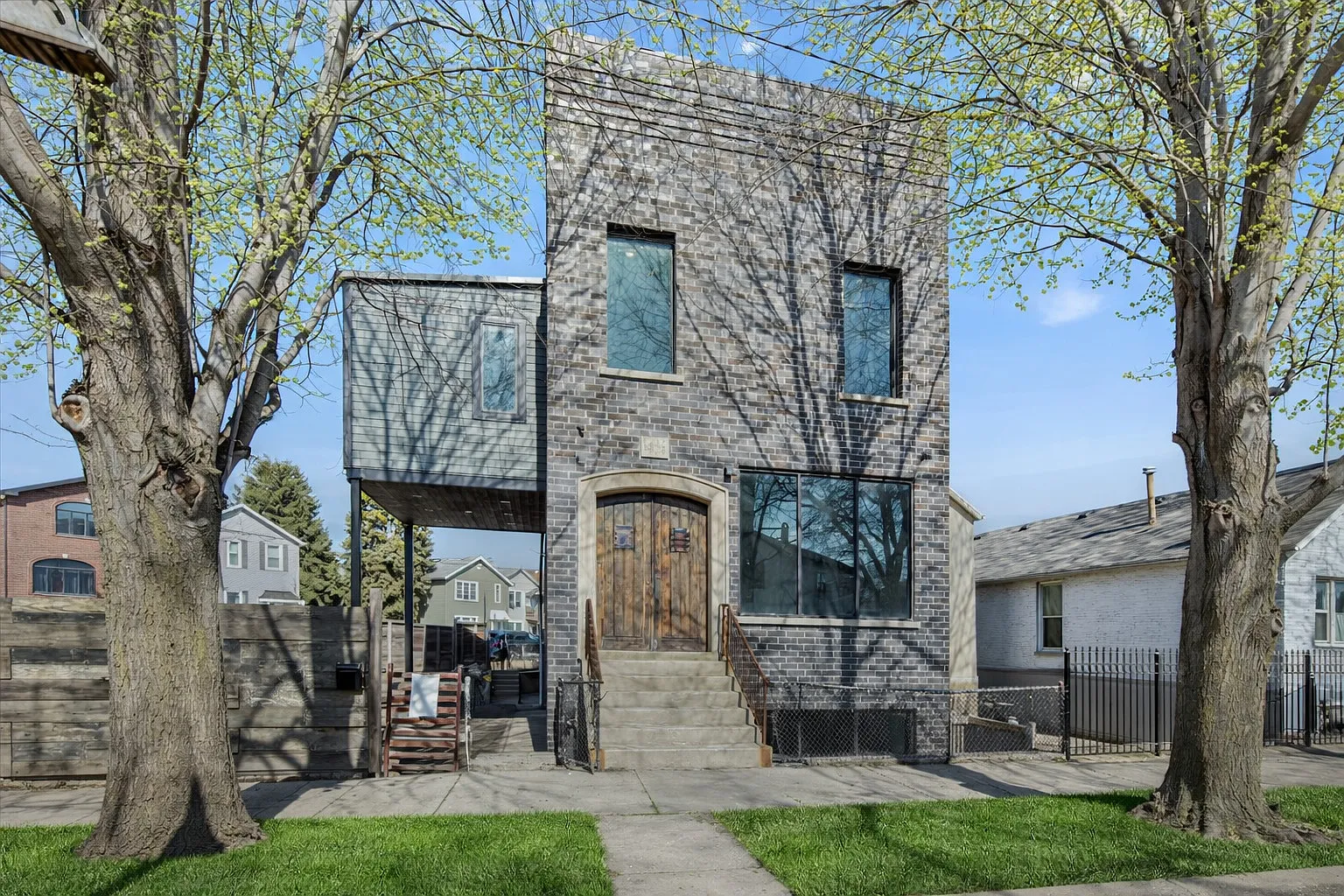 1412 W Fuller St photo 1