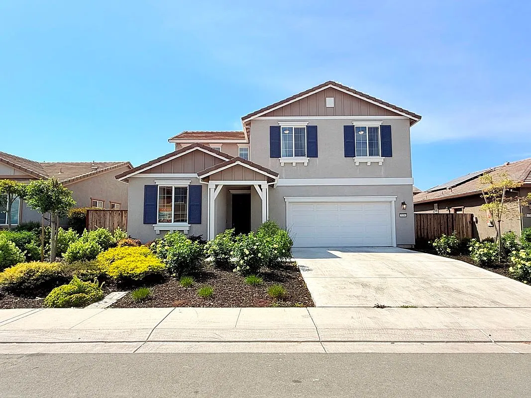 5 bed, 3.0 bath, 2170 sqft, $3,695 — Photo 2