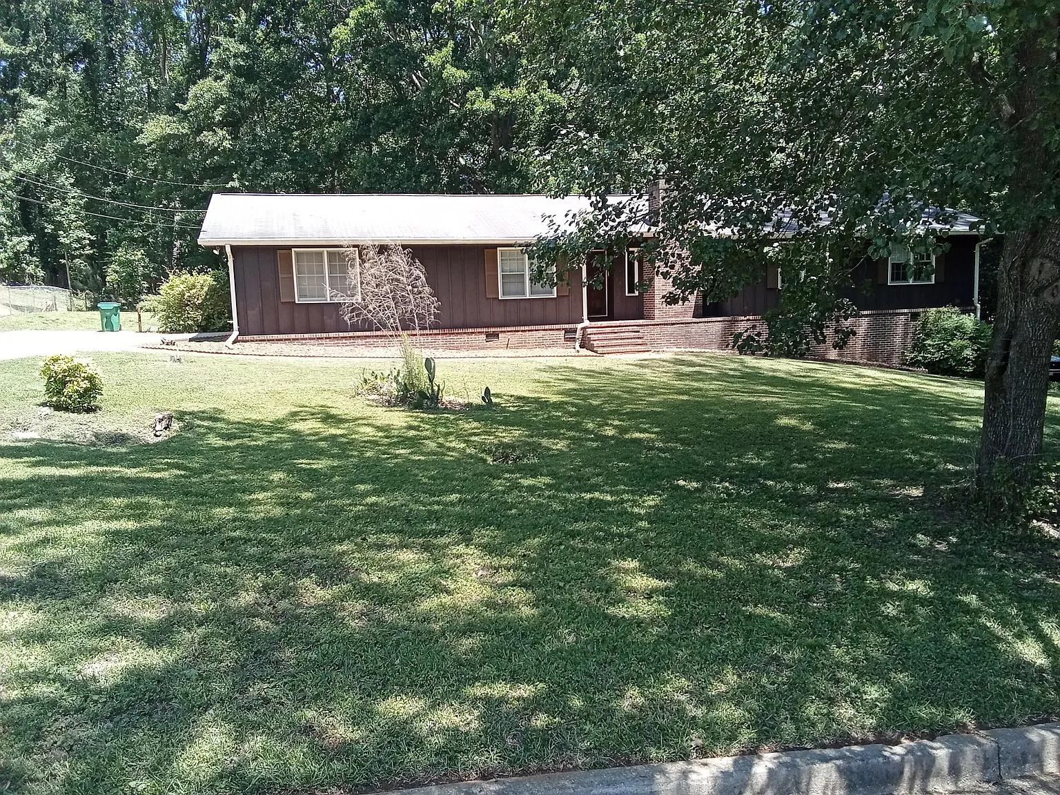 3 bed, 2100 sqft, $2,100 — Photo 3