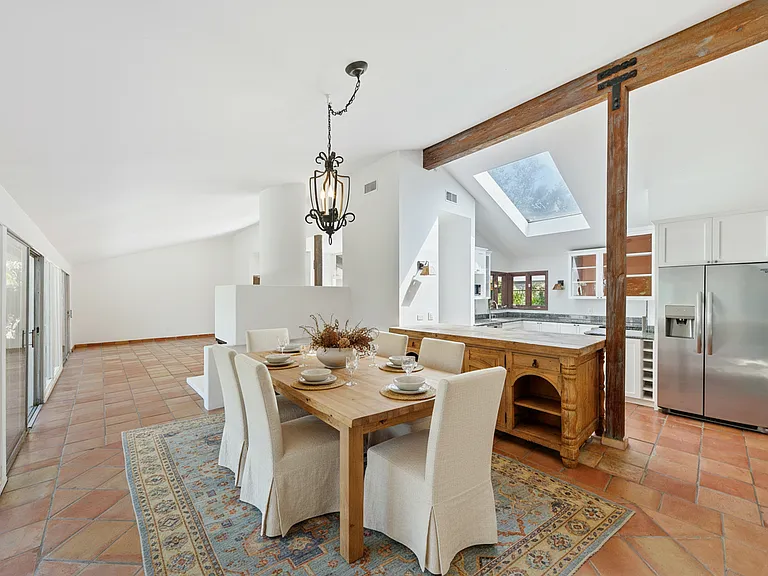 6328 Frondosa Dr — Photo 10