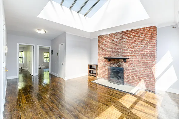 Rented by MNS | media 12