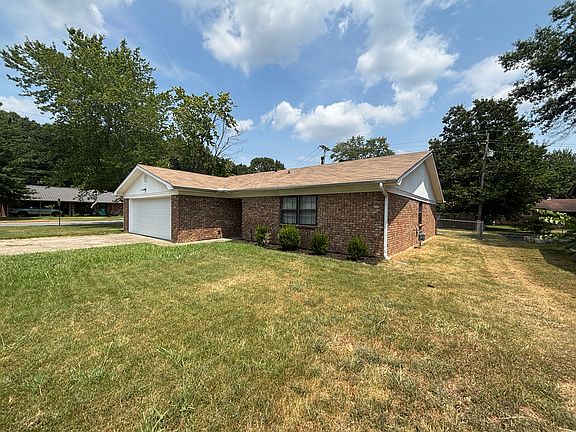2nd image of 814 King Pl