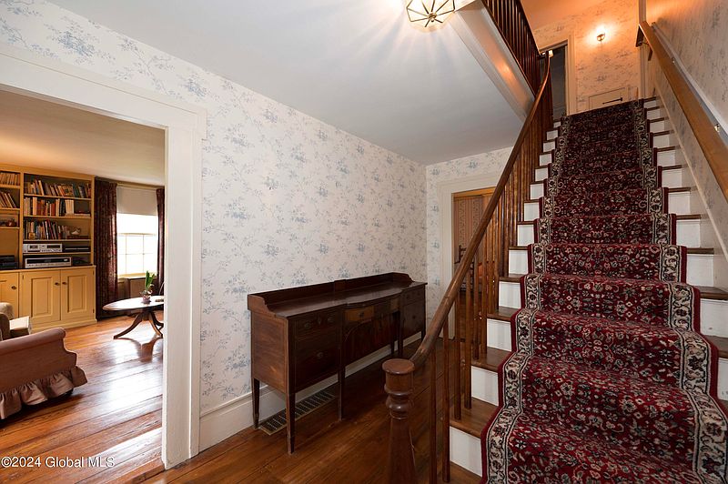 4th image of 4989 Jockey Street
