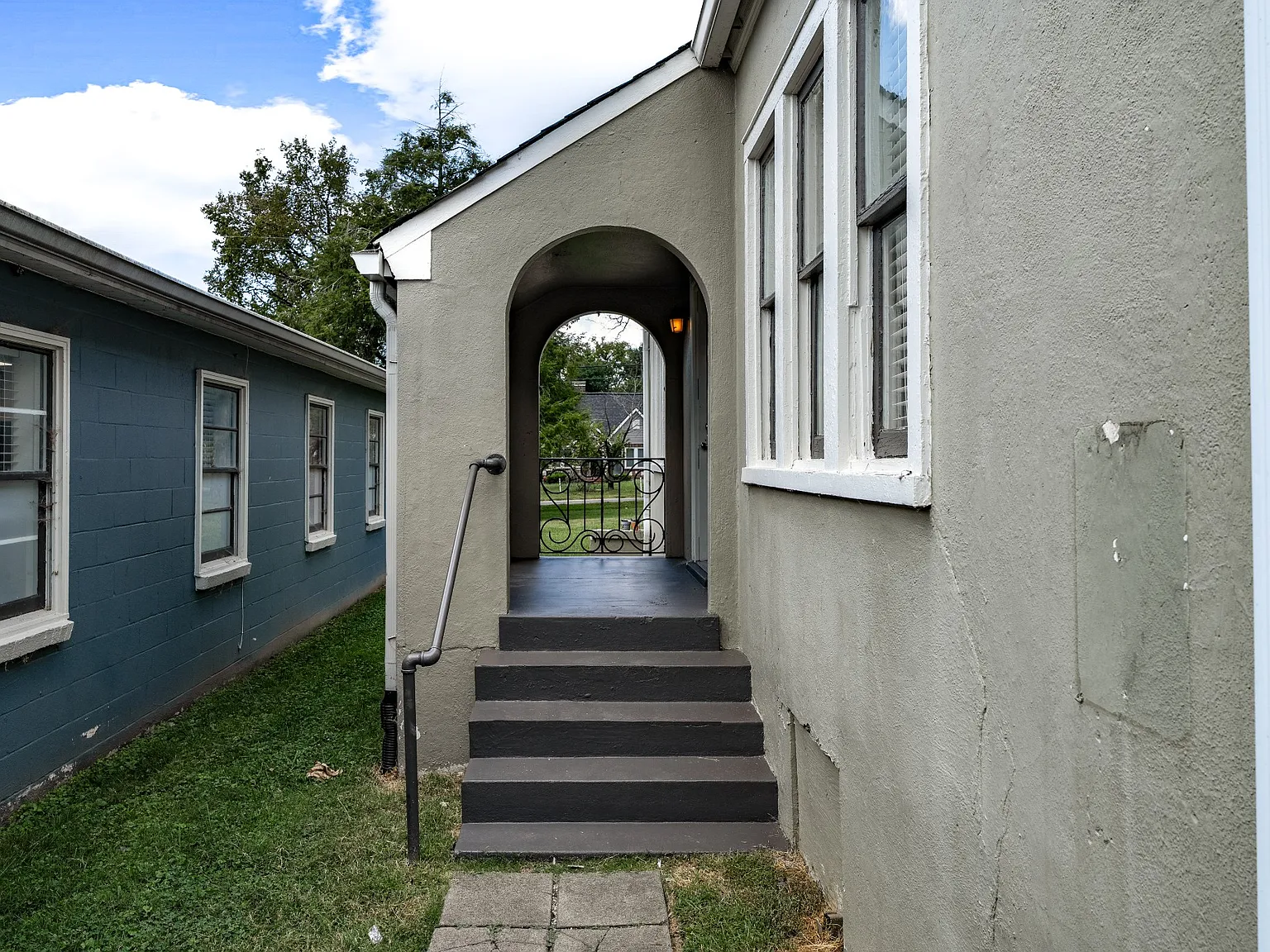 3 bed, 1692 sqft, $2,700 — Photo 2