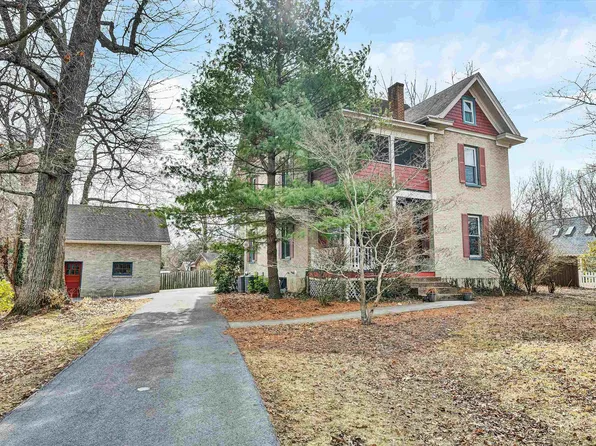 304 8th St, Radford, VA 24141