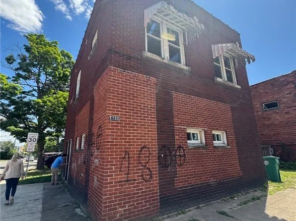 1805 Weston Ave, Niagara Falls, NY 14305