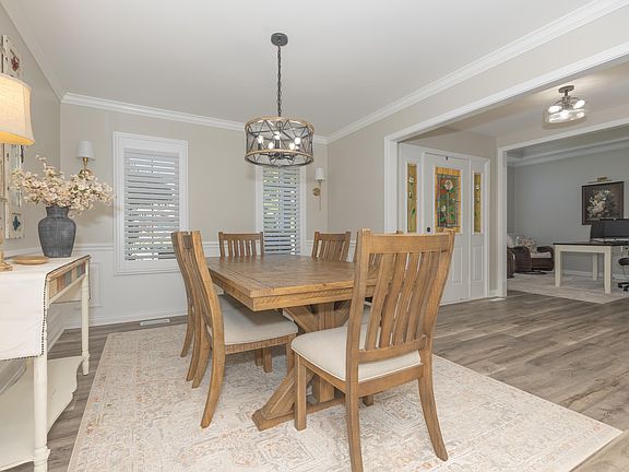 3rd image of 4522 Ivy Glenn Dr