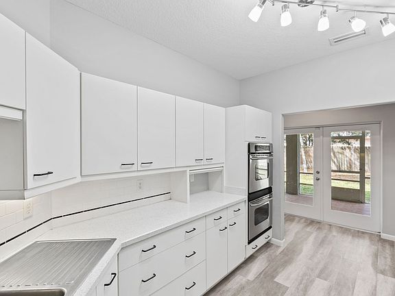 4th image of 40831 W 2nd Ave