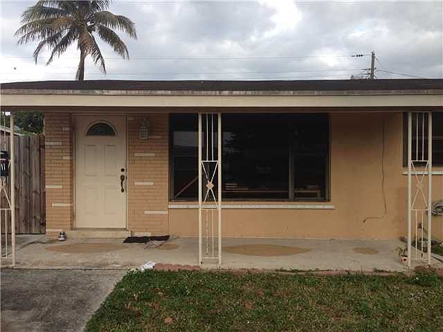 1st image of 3011 Alcazar Dr