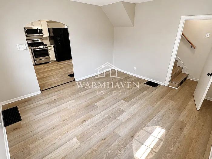 639 N Way St — Photo 2