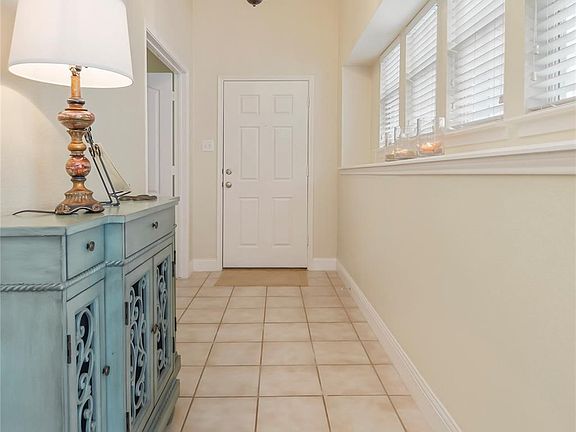 3rd image of 1808 Forsythe Dr