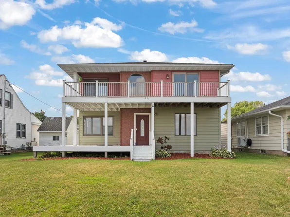 1821 Grandview Ave, Red Wing, MN 55066