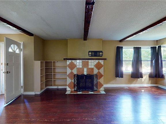 5th image of 2920 Pear St