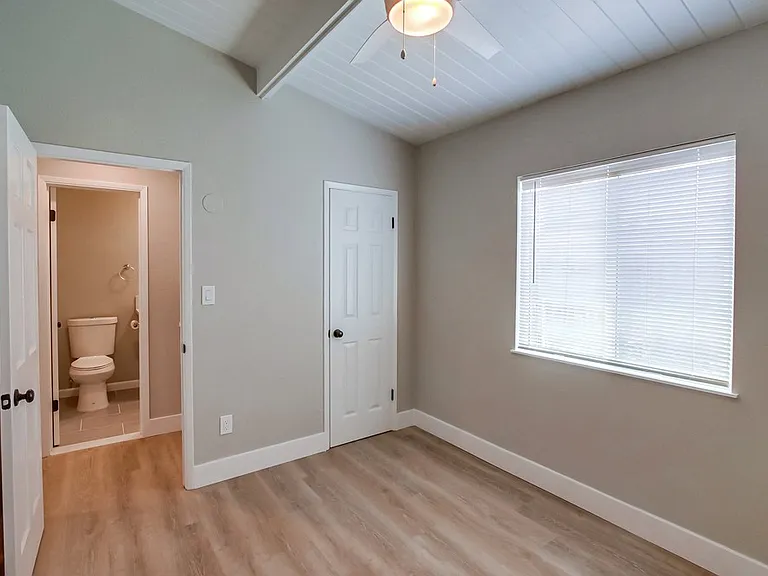 4018 Fond Du Lac Ave — Photo 19