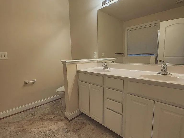 15886 Mackenzie Manor Dr — Photo 21