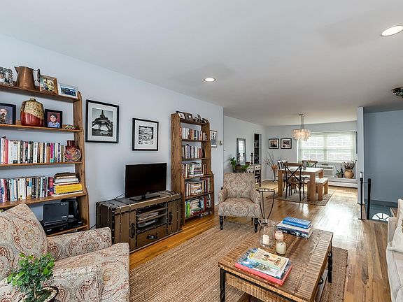 4th image of 3919 Wilshire Ln