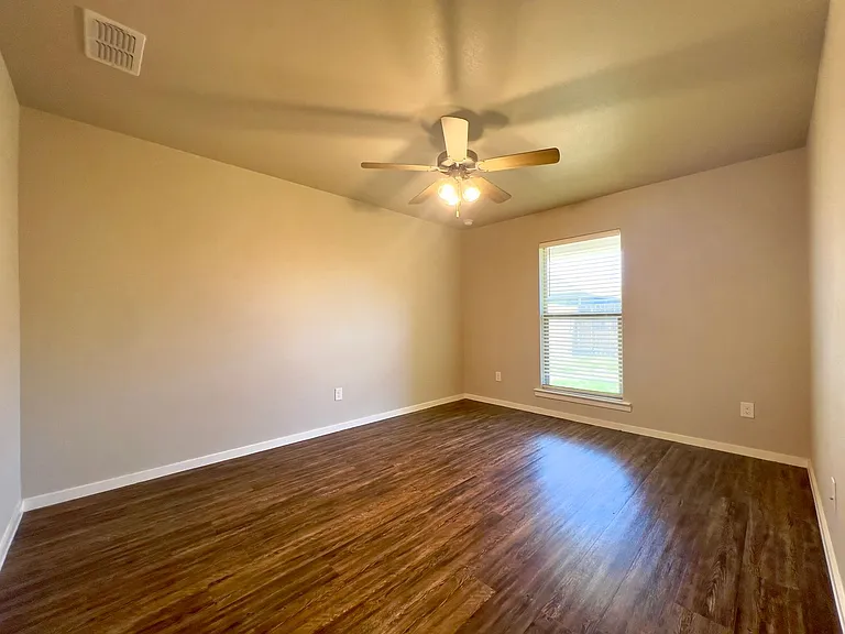 PM1 - 2120 N Ave K - TNT — Photo 6