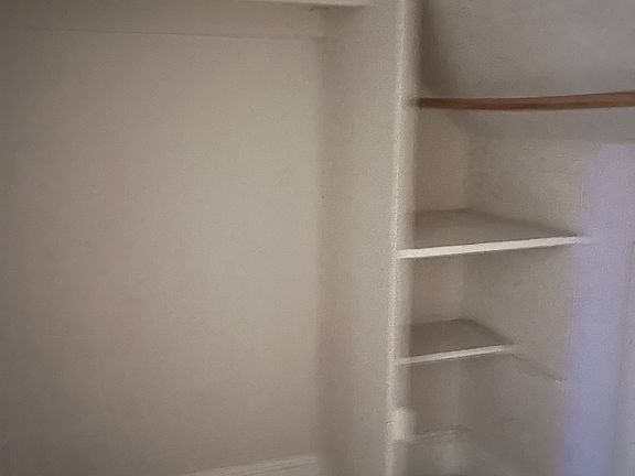 5th image of 3833 SE Belmont St