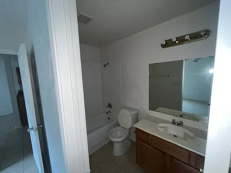 3408 Barcelona Dr — Photo 9