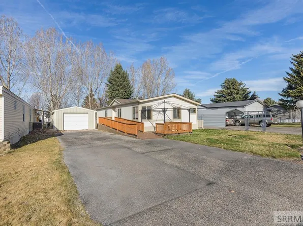 2143 N Whispering Pines Dr, Idaho Falls, ID 83401