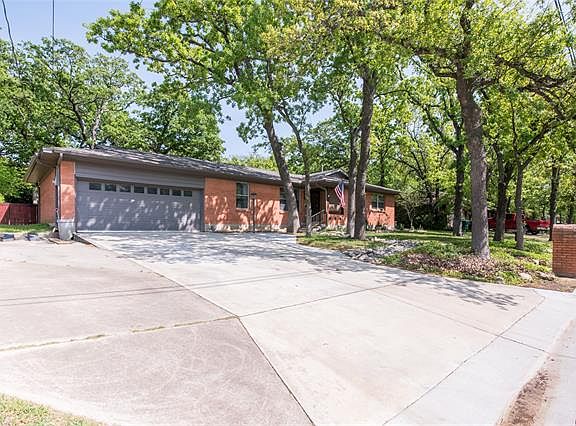 4th image of 2524 Rockwood Ln