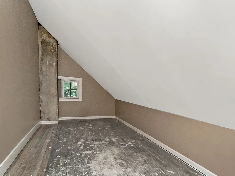 301 W Wilkes Barre St — Photo 23