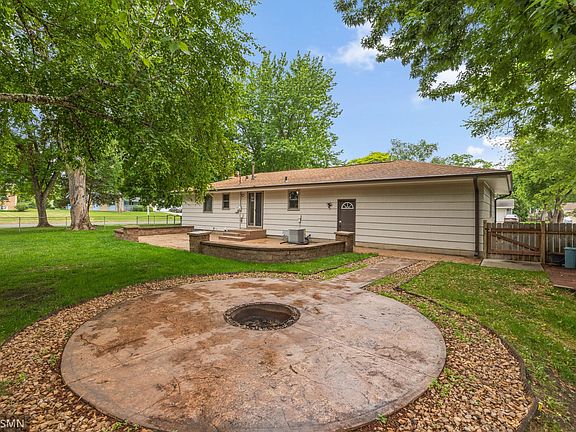 3rd image of 10157 Irwin Rd