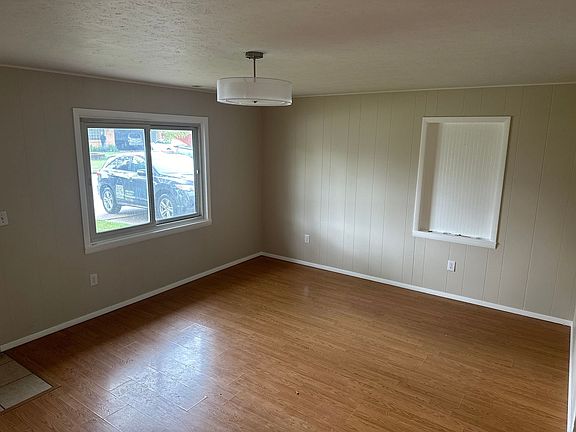 3rd image of 1607 Stone St