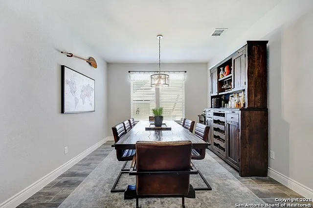 9113 Sunpool — Photo 14