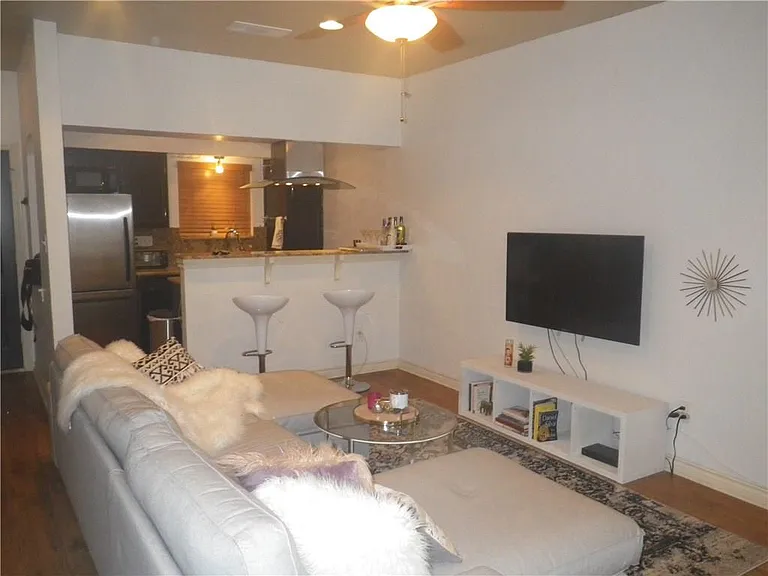 1908 San Antonio St #212 — Photo 6