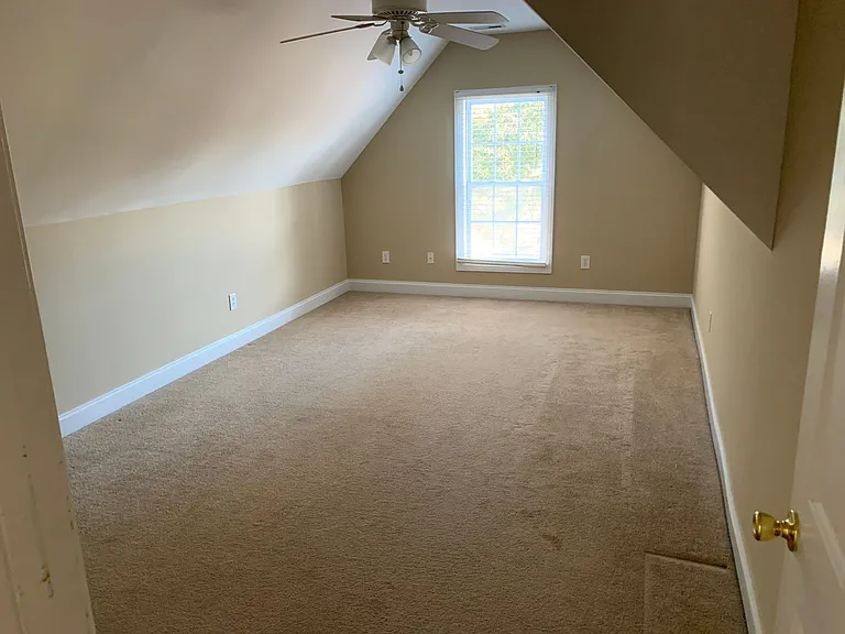 106 Ravenswood Rd — Photo 11