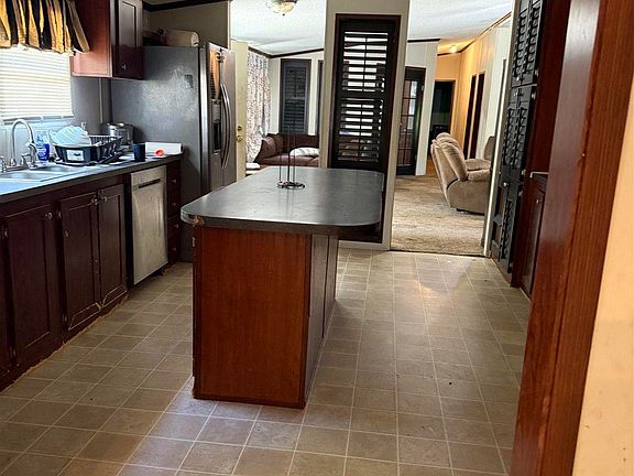 4th image of 83 Matthew Ln