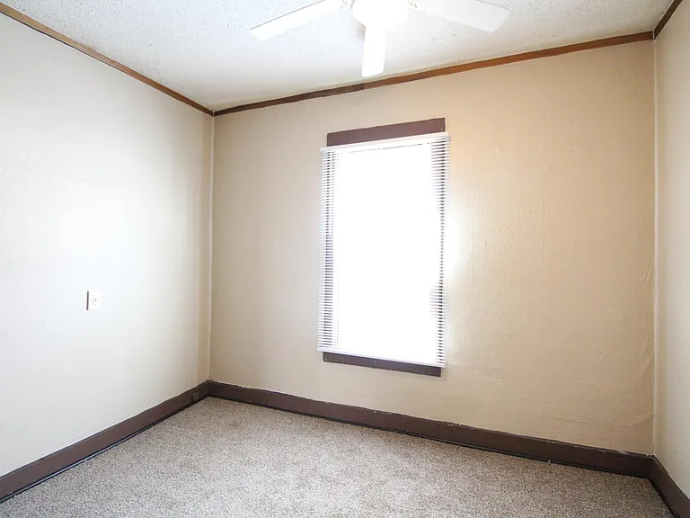 2829 Rutland Ave — Photo 15