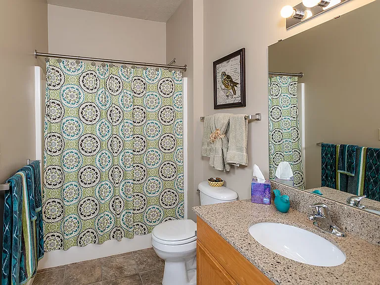 WoodsEdge Apartments — Photo 32