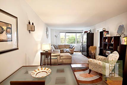 2nd image of 165 W 66th St APT 6U