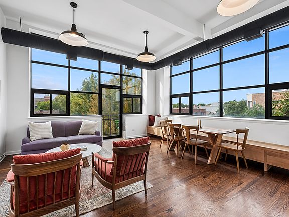 4th image of 1137 N Wood St APT 2E