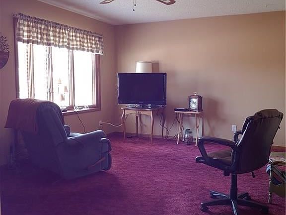 5th image of 109 Rossiter Ave