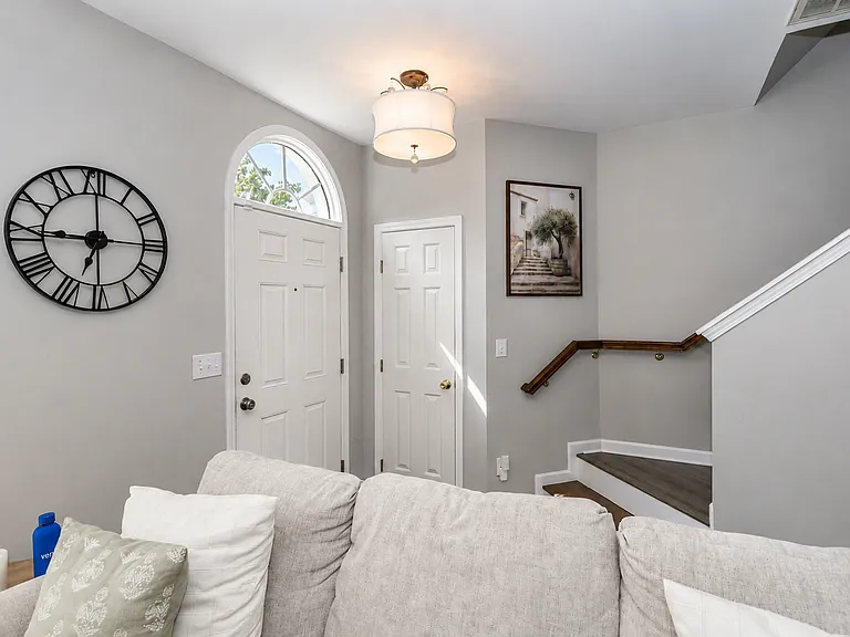 17633 Delmas Dr — Photo 22