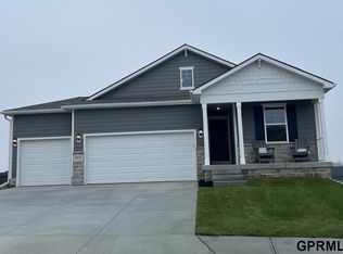 19125 Murray Trl, Gretna, NE 68028