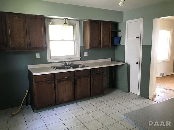 3rd image of 3719 N Vincent Ave
