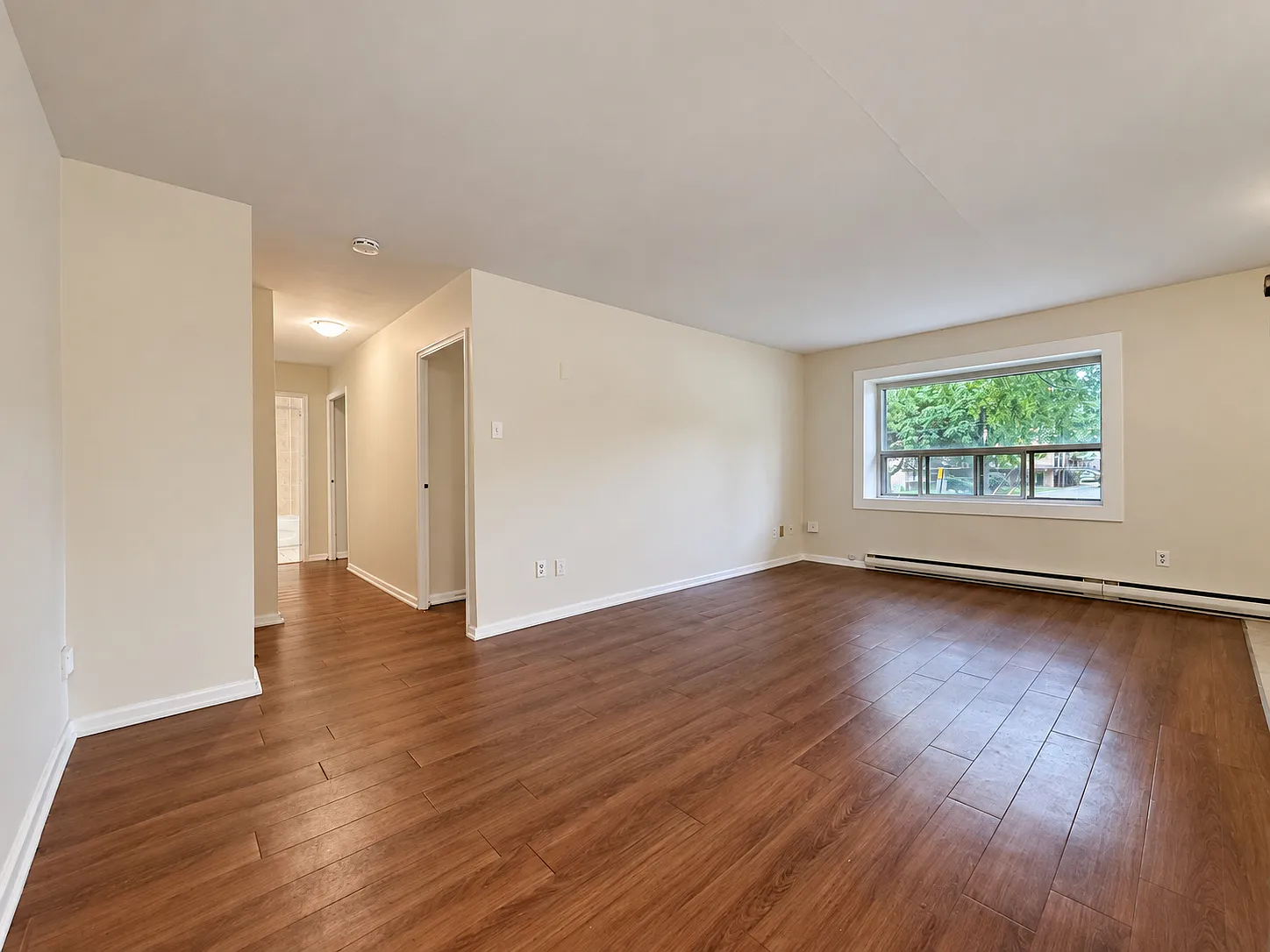 880 Colborne Rd — Photo 1