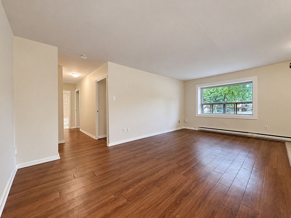 1st image of 880 Colborne Rd #108