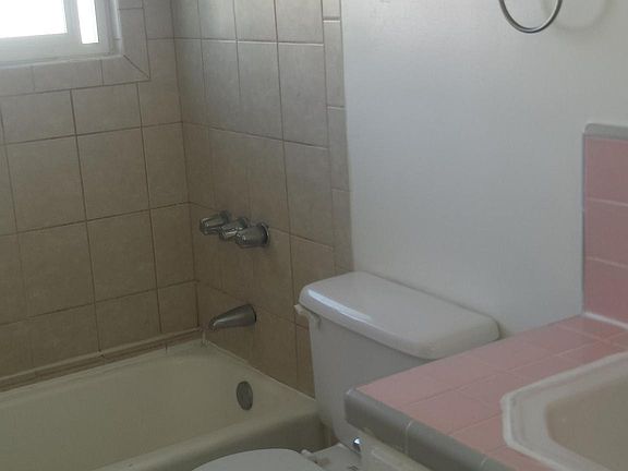 4th image of 1533 S Bedford St APT 4