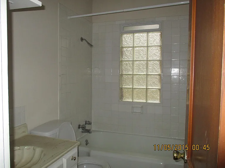4943 Rosewood Dr — Photo 2