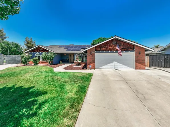 896 Willowood Ct, Hanford, CA 93230